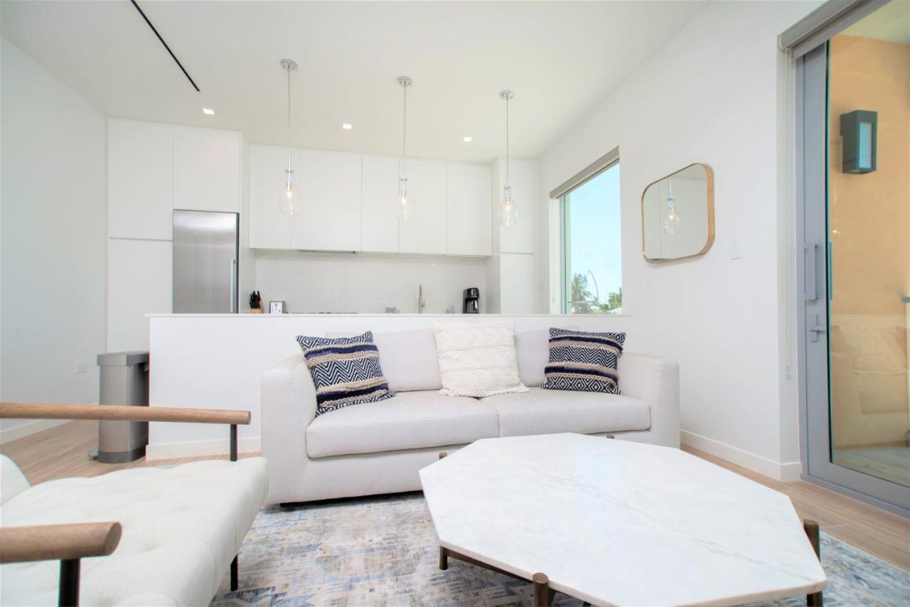 Cayman Luxury Rentals At One Canal Point Джордж Таун Екстериор снимка