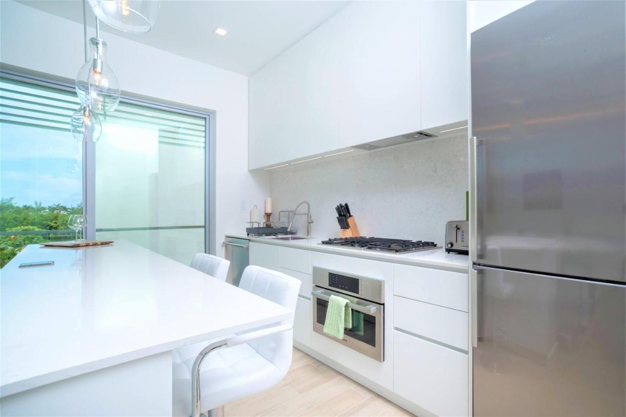 Cayman Luxury Rentals At One Canal Point Джордж Таун Екстериор снимка