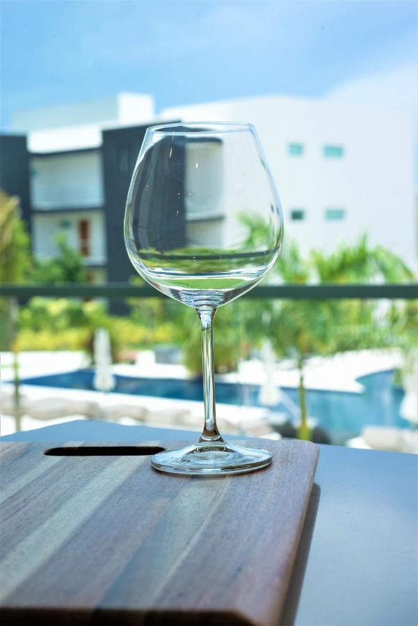 Cayman Luxury Rentals At One Canal Point Джордж Таун Екстериор снимка