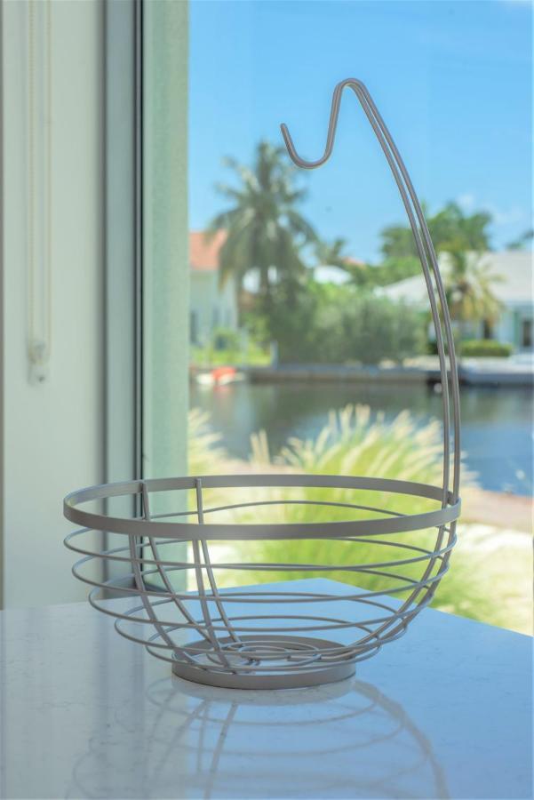 Cayman Luxury Rentals At One Canal Point Джордж Таун Екстериор снимка