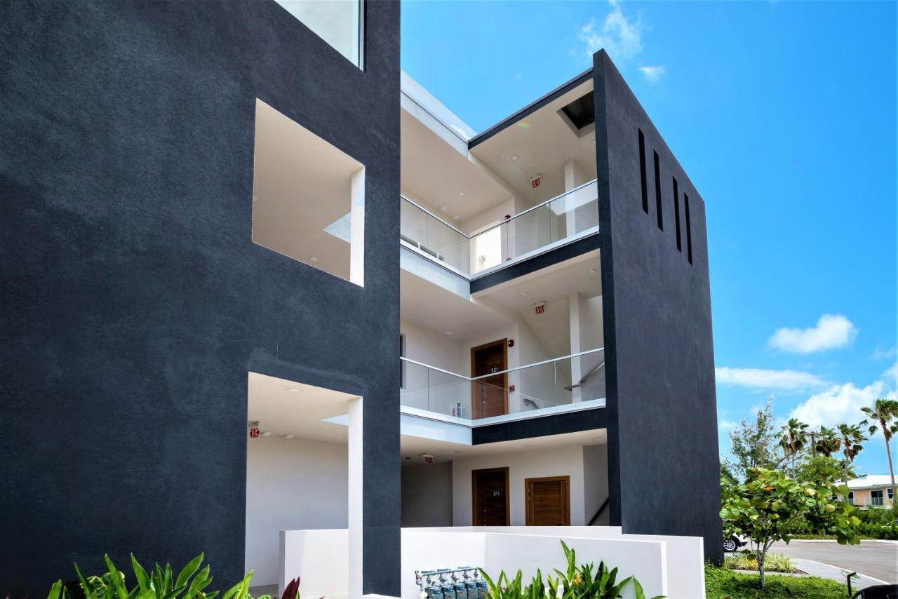 Cayman Luxury Rentals At One Canal Point Джордж Таун Екстериор снимка