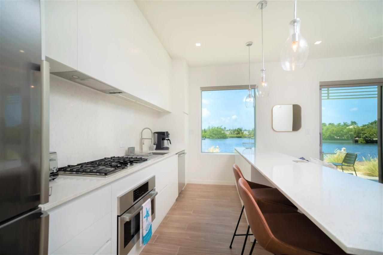 Cayman Luxury Rentals At One Canal Point Джордж Таун Екстериор снимка