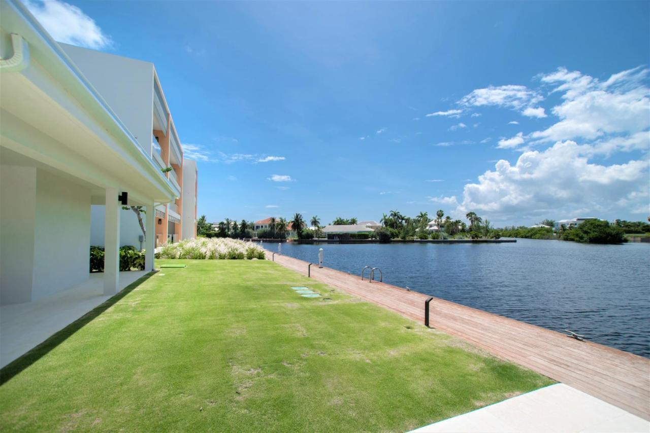 Cayman Luxury Rentals At One Canal Point Джордж Таун Екстериор снимка