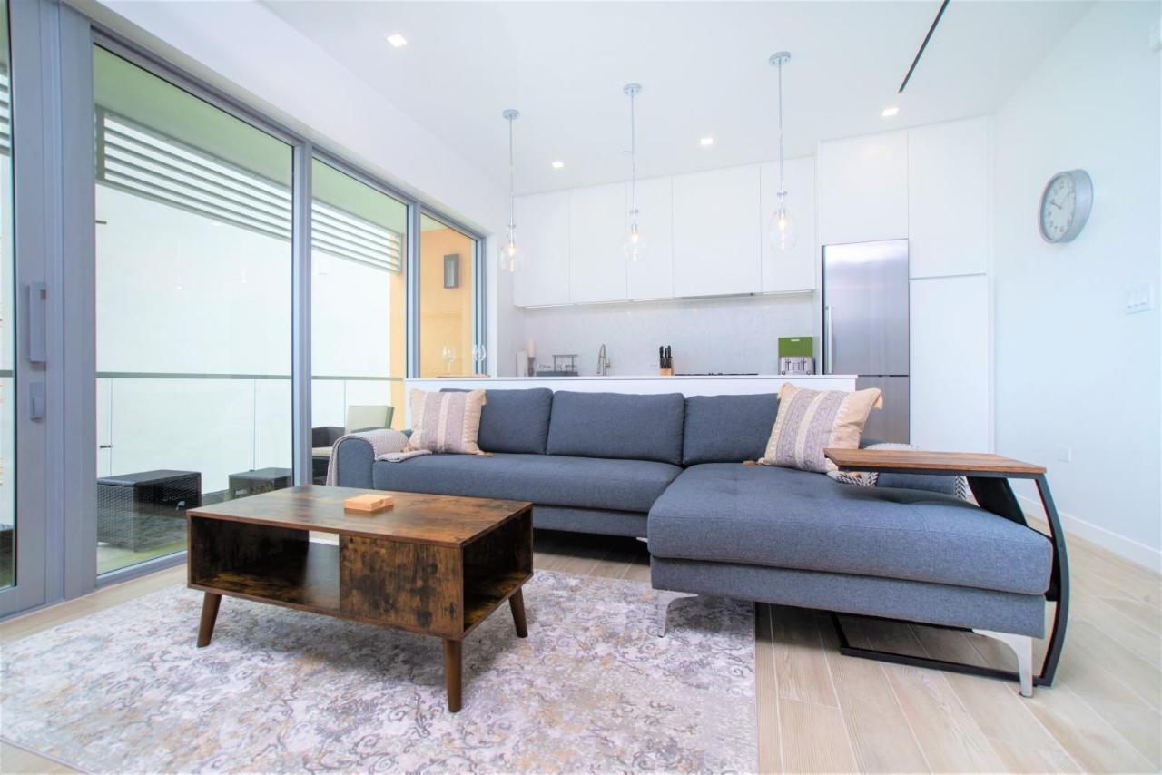 Cayman Luxury Rentals At One Canal Point Джордж Таун Екстериор снимка