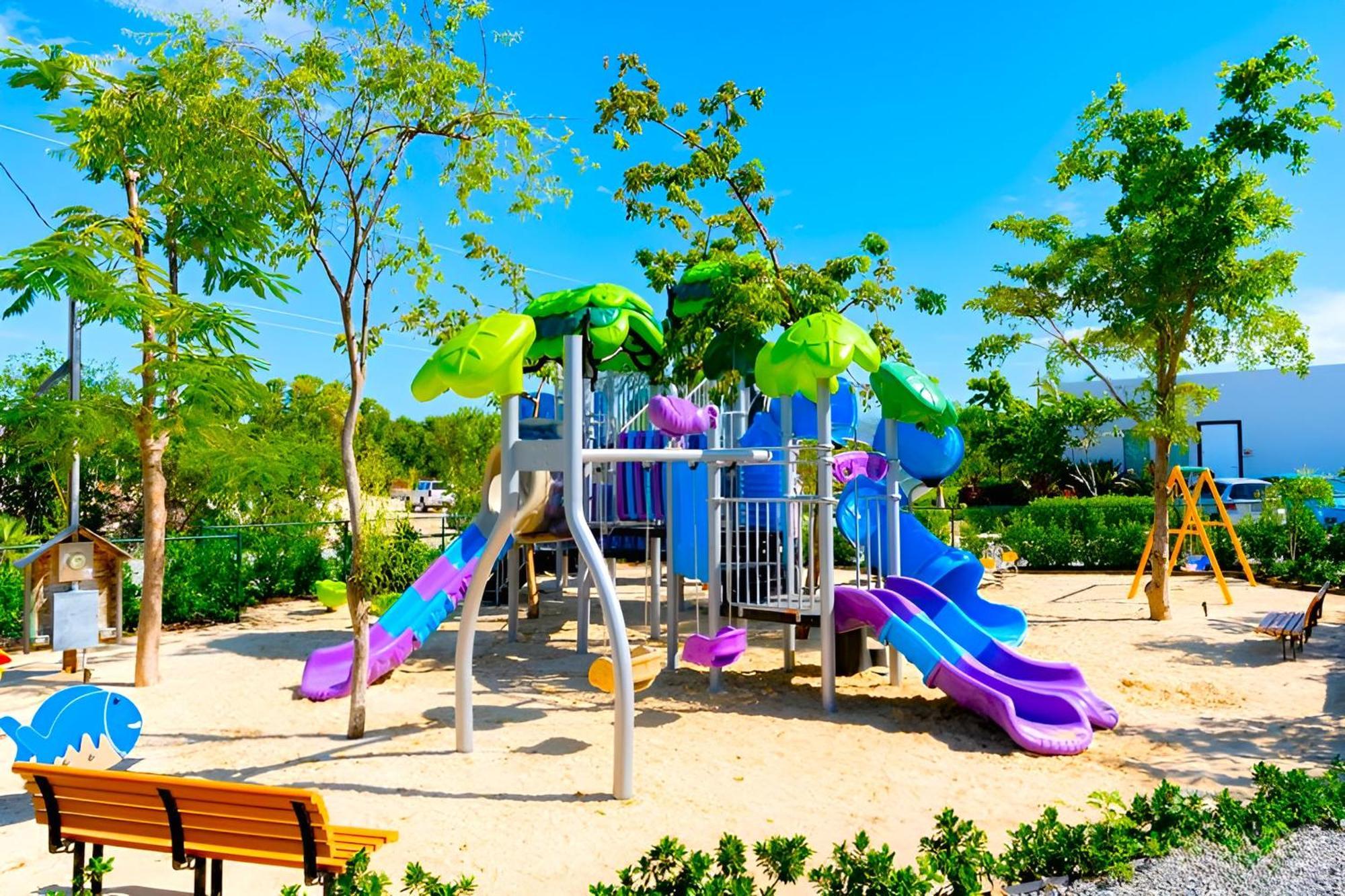 Cayman Luxury Rentals At One Canal Point Джордж Таун Екстериор снимка