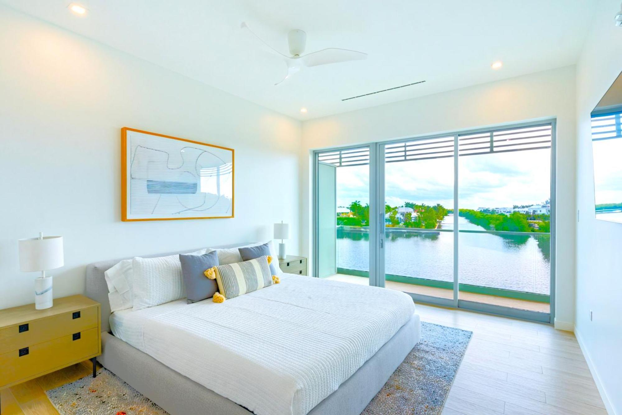 Cayman Luxury Rentals At One Canal Point Джордж Таун Екстериор снимка