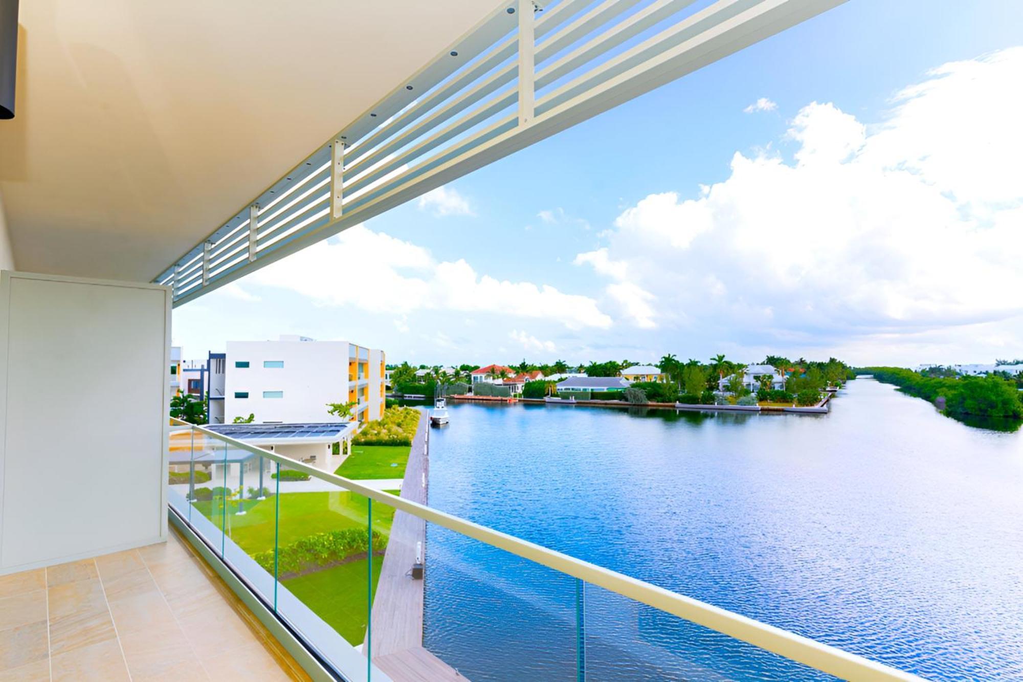 Cayman Luxury Rentals At One Canal Point Джордж Таун Екстериор снимка